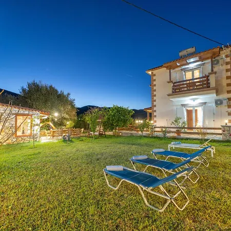 Aurora Villa *